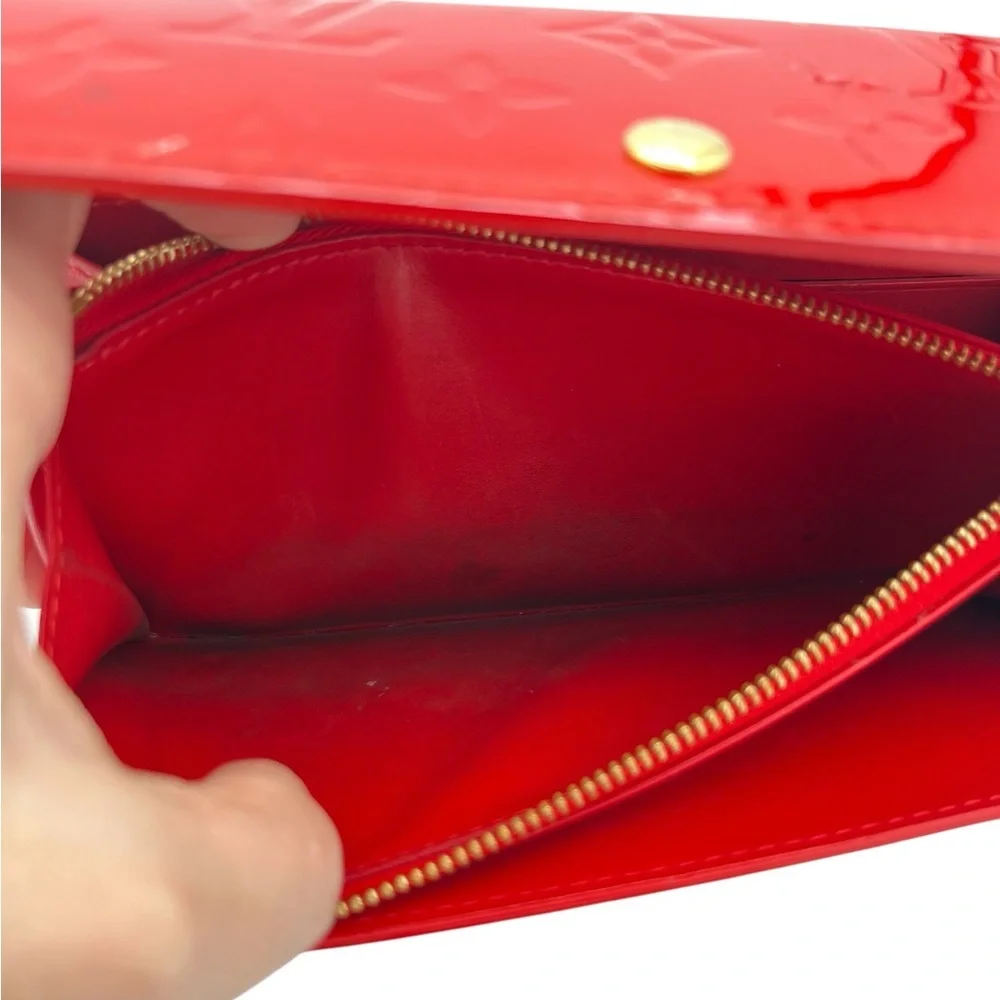 Pre-loved Louis Vuitton Red Vernis Sarah Wallet